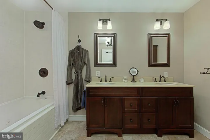 6908 Farragut Ave, Falls Church, Virginia 22042