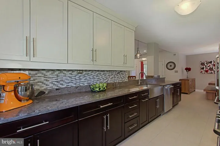 6908 Farragut Ave, Falls Church, Virginia 22042