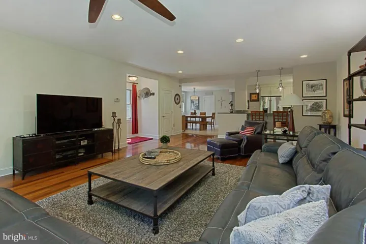 6908 Farragut Ave, Falls Church, Virginia 22042
