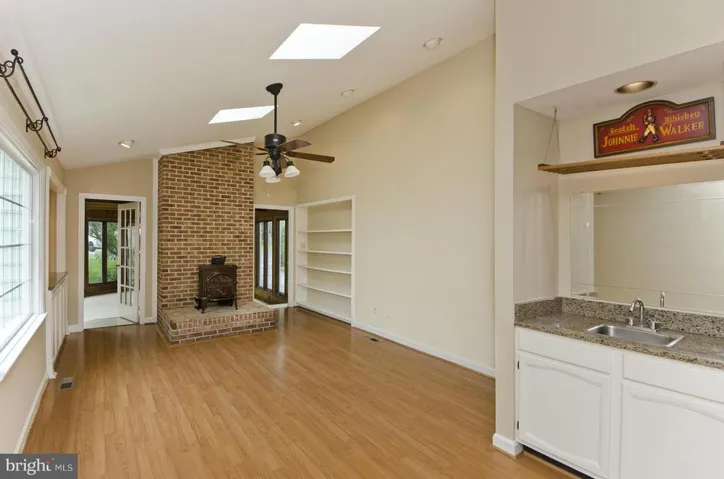 6555 Rockland Dr, Clifton, Virginia 20124