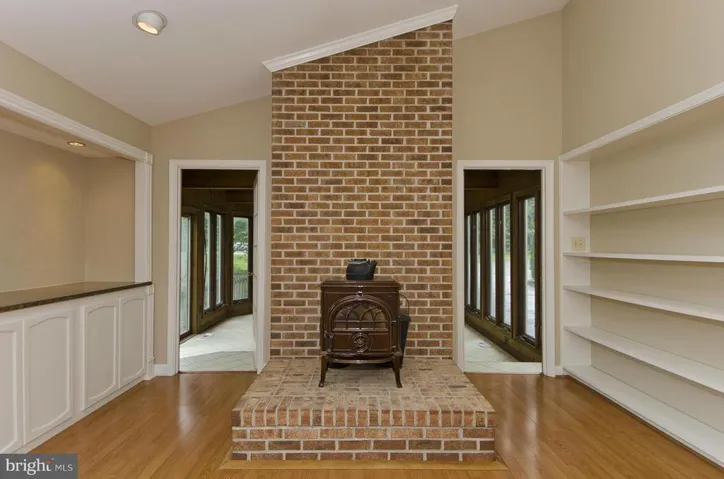 6555 Rockland Dr, Clifton, Virginia 20124