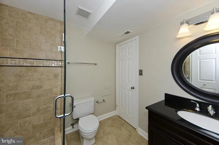 6555 Rockland Dr, Clifton, Virginia 20124
