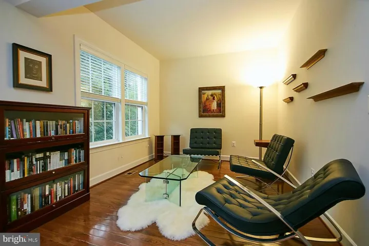 10266 Greenspire Dr, Oakton, Virginia 22124