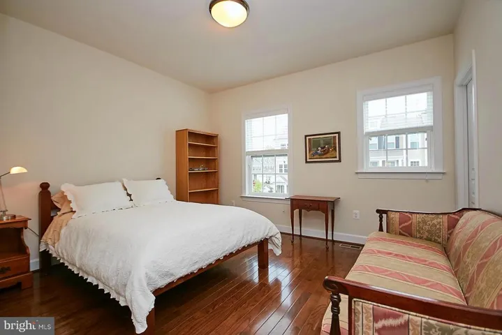 10266 Greenspire Dr, Oakton, Virginia 22124
