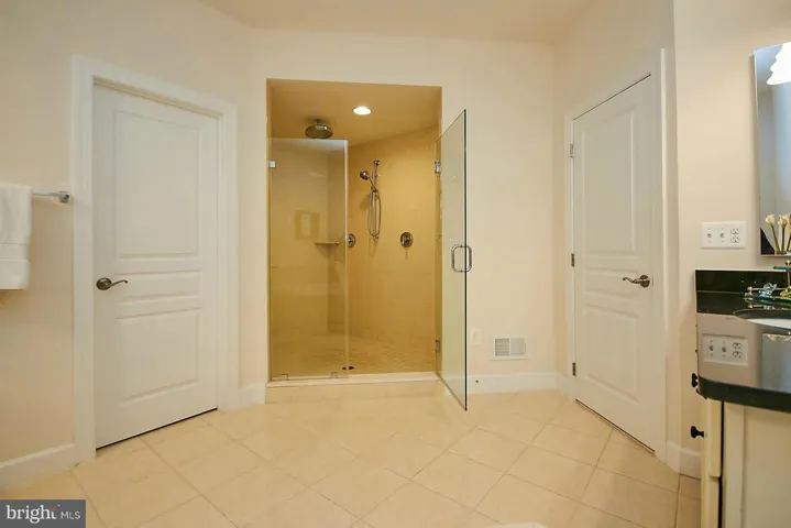10266 Greenspire Dr, Oakton, Virginia 22124