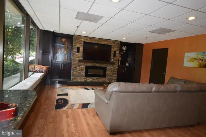 3800 Powell Ln #826, Falls Church, Virginia 22041