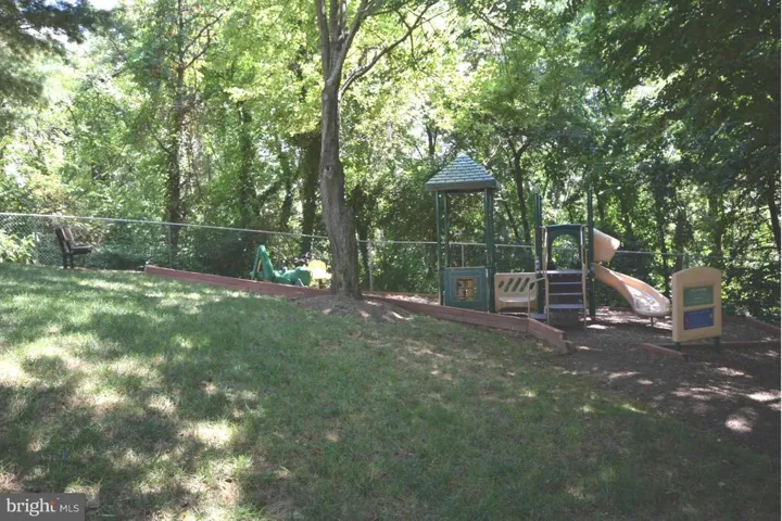 3800 Powell Ln #826, Falls Church, Virginia 22041