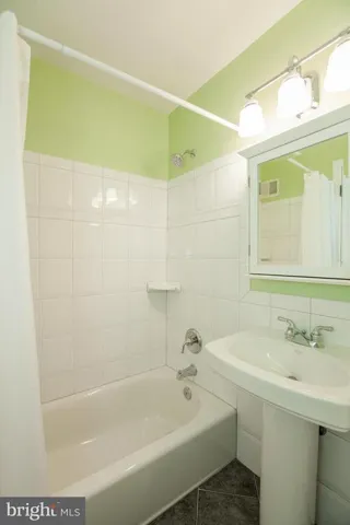 3222 Wynford Dr, Fairfax, Virginia 22031