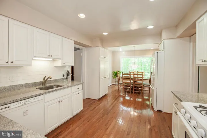 3222 Wynford Dr, Fairfax, Virginia 22031