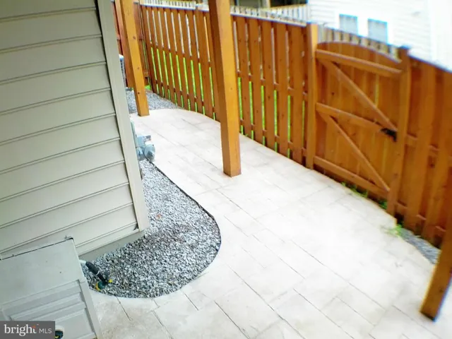 8406 Chaucer House Ct, Lorton, Virginia 22079