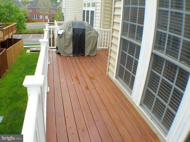 8406 Chaucer House Ct, Lorton, Virginia 22079