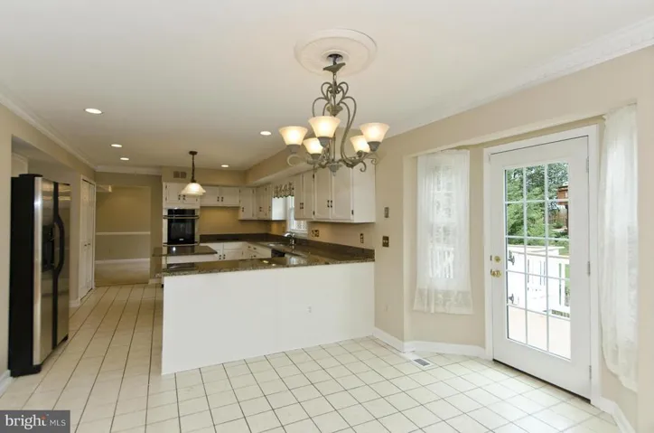 6555 Rockland Dr, Clifton, Virginia 20124