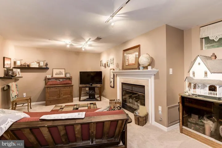 7228 Olde Lantern Way, Springfield, Virginia 22152