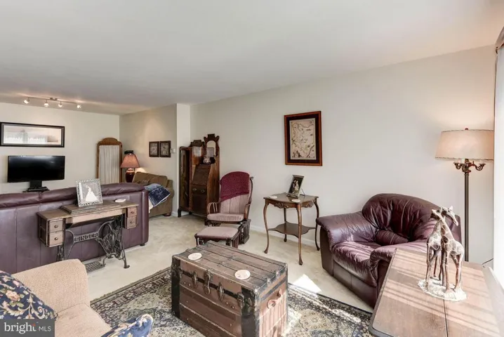 7228 Olde Lantern Way, Springfield, Virginia 22152