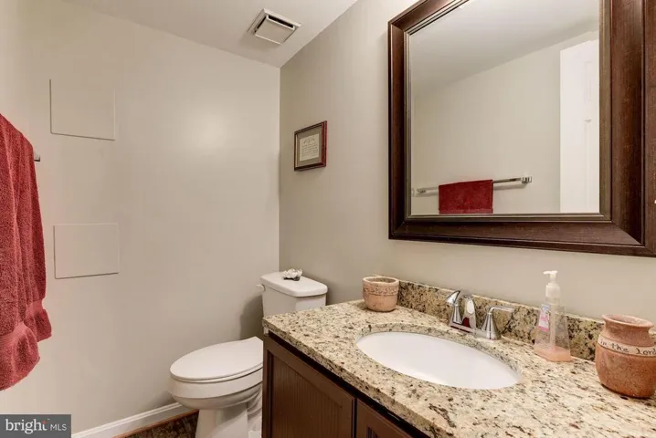 7228 Olde Lantern Way, Springfield, Virginia 22152