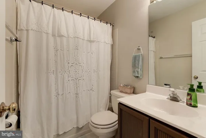7228 Olde Lantern Way, Springfield, Virginia 22152