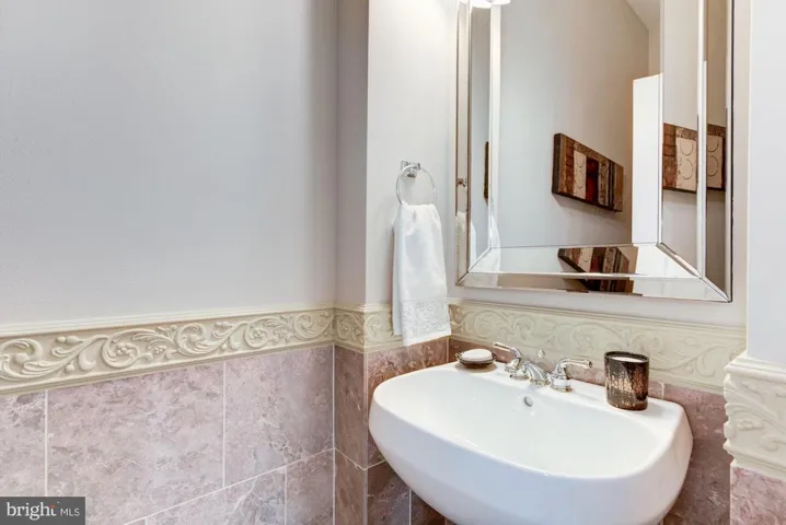 4542 Gossamer Way, Fairfax, Virginia 22033