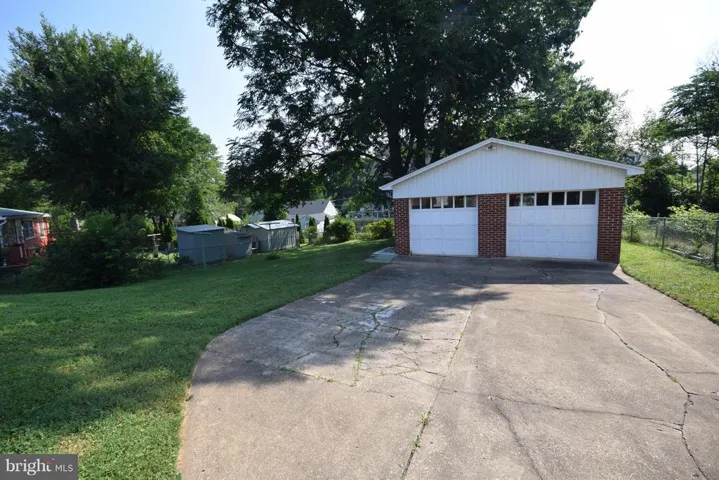 1829 Olmstead Dr, Falls Church, Virginia 22043