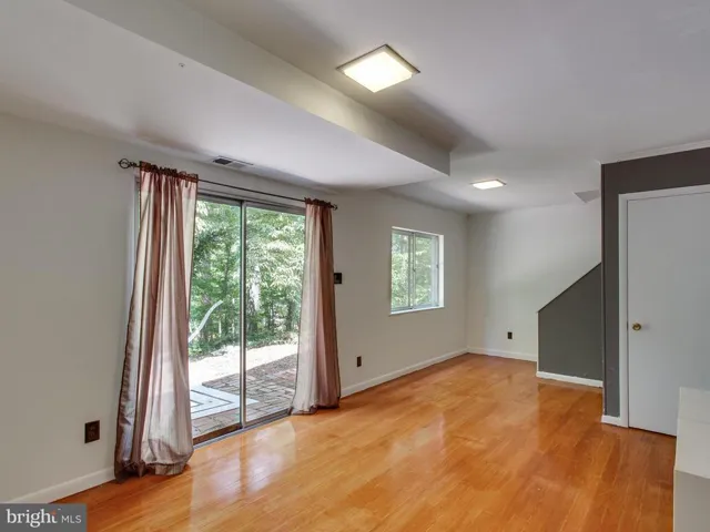 5534 Edgemont Dr, Alexandria, Virginia 22310