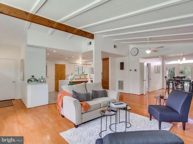5534 Edgemont Dr, Alexandria, Virginia 22310