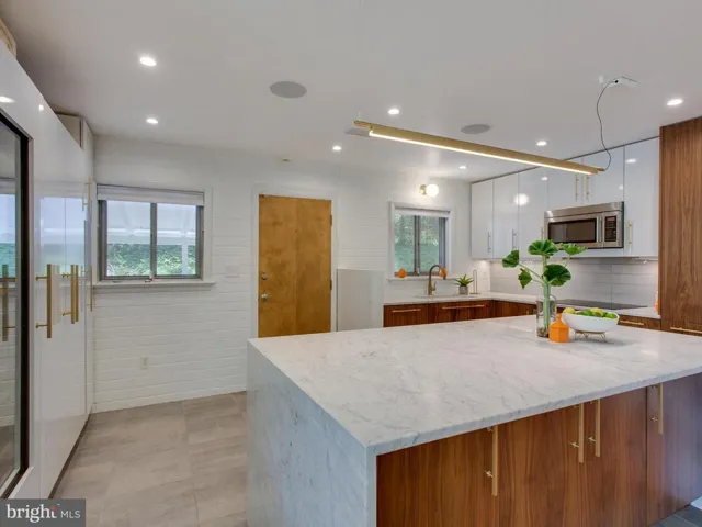 5534 Edgemont Dr, Alexandria, Virginia 22310