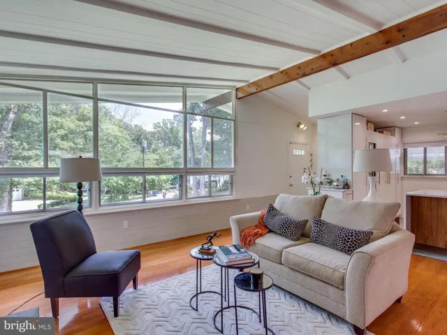 5534 Edgemont Dr, Alexandria, Virginia 22310