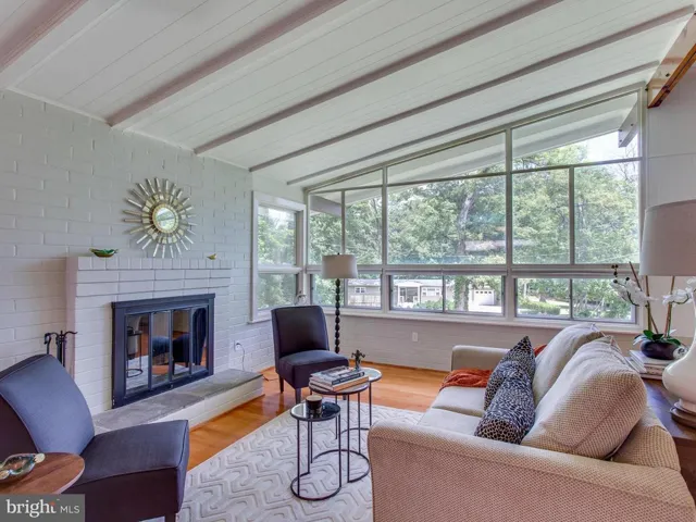 5534 Edgemont Dr, Alexandria, Virginia 22310
