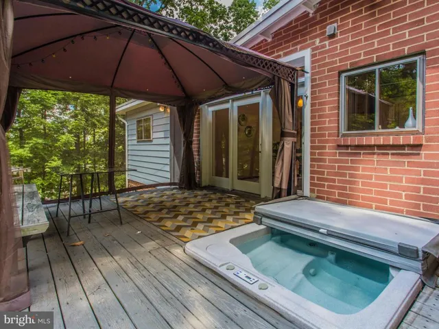 5534 Edgemont Dr, Alexandria, Virginia 22310