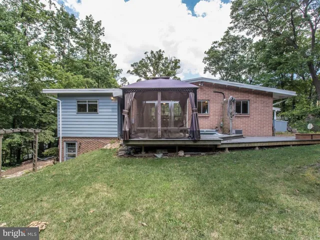 5534 Edgemont Dr, Alexandria, Virginia 22310