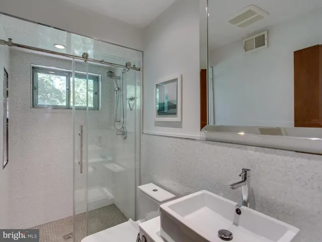 5534 Edgemont Dr, Alexandria, Virginia 22310