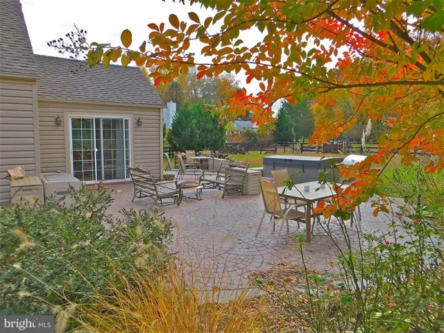 636 Walker Rd, Great Falls, Virginia 22066
