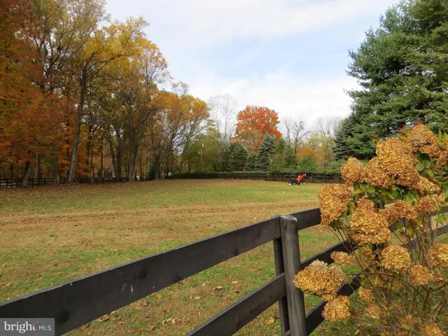 636 Walker Rd, Great Falls, Virginia 22066