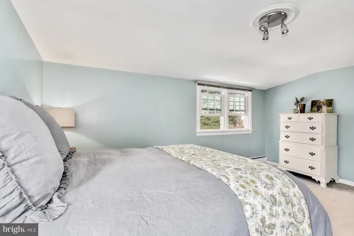 636 Walker Rd, Great Falls, Virginia 22066