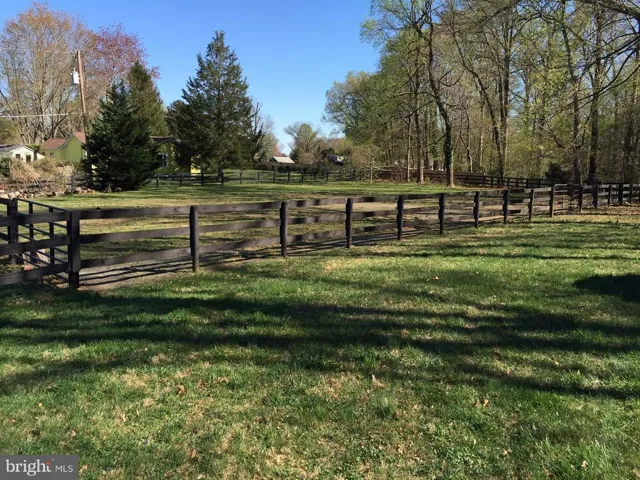 636 Walker Rd, Great Falls, Virginia 22066