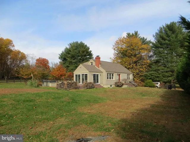 636 Walker Rd, Great Falls, Virginia 22066