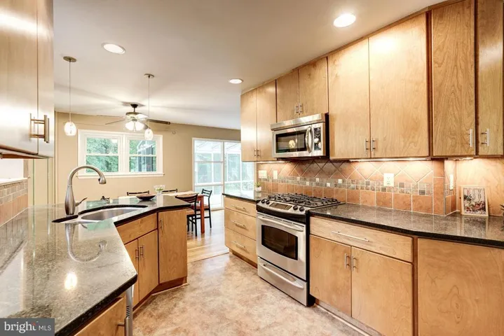 3924 Forest Grove Dr, Annandale, Virginia 22003