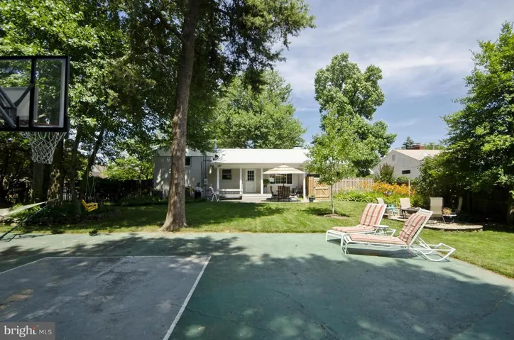 2300 Barbour Rd, Falls Church, Virginia 22043