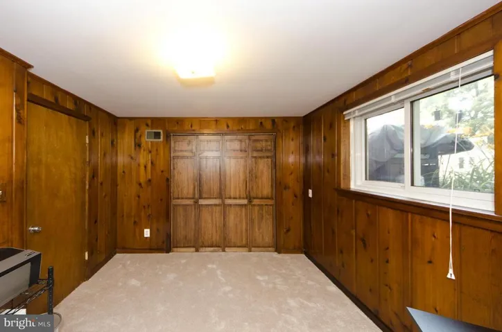 2300 Barbour Rd, Falls Church, Virginia 22043