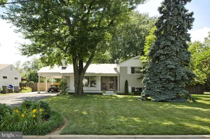 2300 Barbour Rd, Falls Church, Virginia 22043