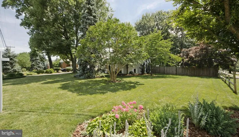 2300 Barbour Rd, Falls Church, Virginia 22043