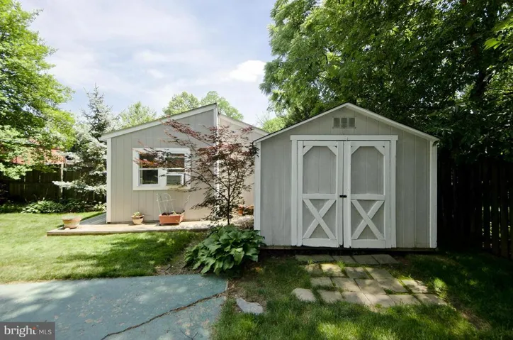 2300 Barbour Rd, Falls Church, Virginia 22043