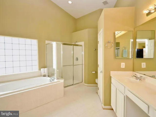 8921 Day Lilly Ct, Fairfax, Virginia 22031