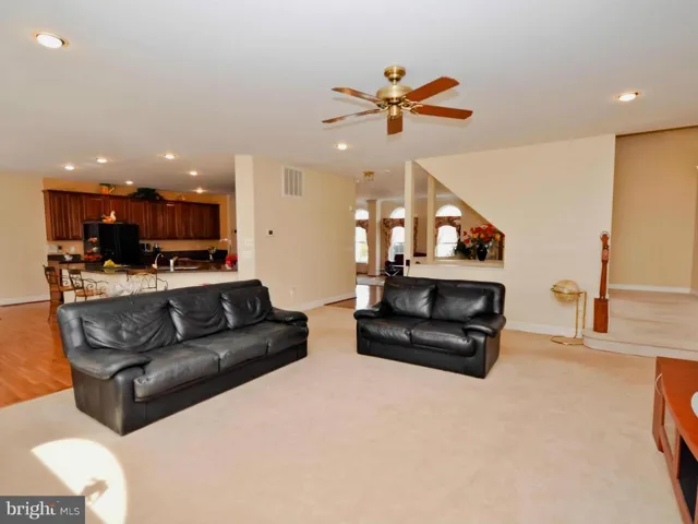 8921 Day Lilly Ct, Fairfax, Virginia 22031