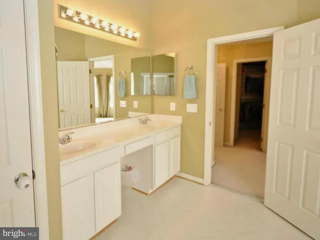 8921 Day Lilly Ct, Fairfax, Virginia 22031