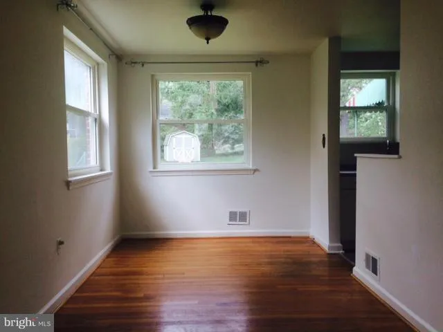 7307 Hughes Ct, Falls Church, Virginia 22046