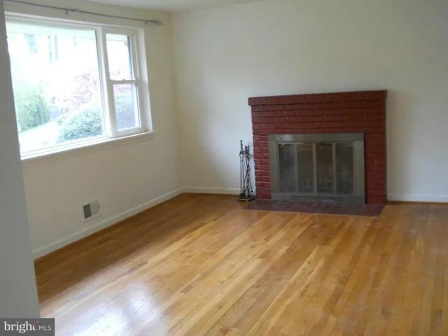 7307 Hughes Ct, Falls Church, Virginia 22046