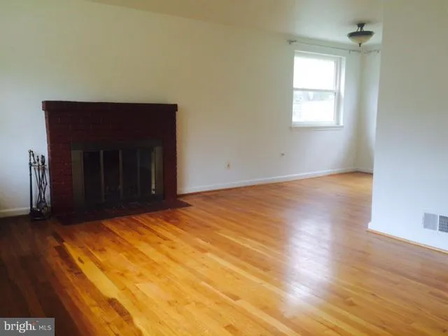 7307 Hughes Ct, Falls Church, Virginia 22046