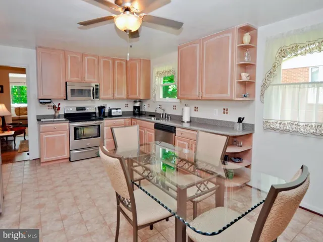 10193 Wavell Rd, Fairfax, Virginia 22032