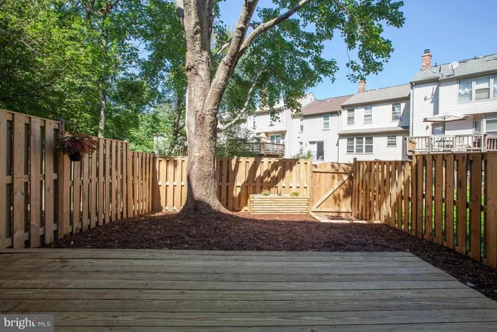 5612 Gresham Ln, Centreville, Virginia 20120