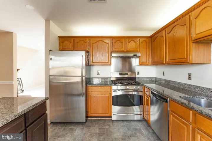 5612 Gresham Ln, Centreville, Virginia 20120